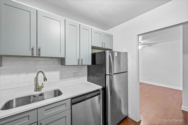 7319 N Rogers Avenue 104, Chicago, IL 60626