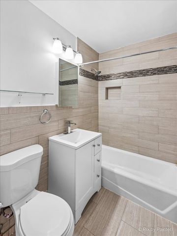 7319 N Rogers Avenue 104, Chicago, IL 60626