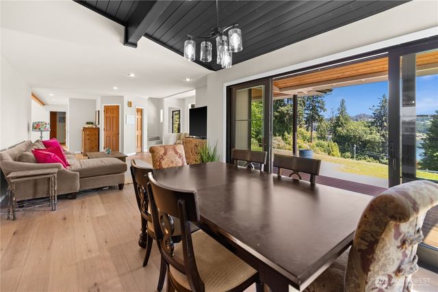 178 Bella Bella Drive, Fox Island, WA 98333