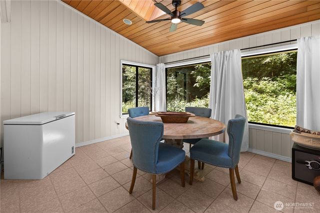 178 Bella Bella Drive, Fox Island, WA 98333