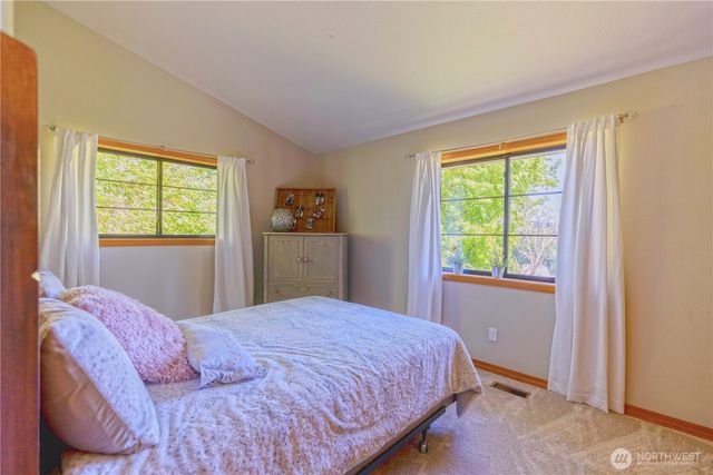 178 Bella Bella Drive, Fox Island, WA 98333