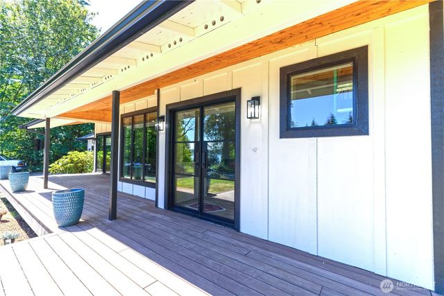 178 Bella Bella Drive, Fox Island, WA 98333