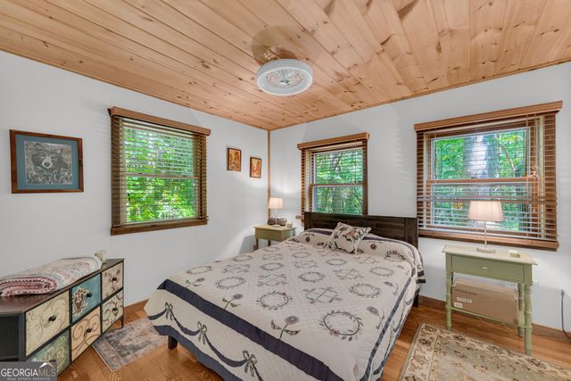 113 Biddy Mtn Lane, Tiger, GA 30576
