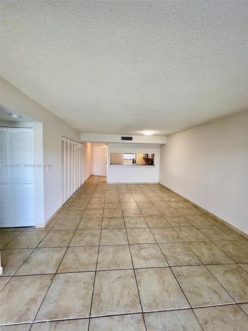 10290 NW 9th St Circle 113, Miami, FL 33172