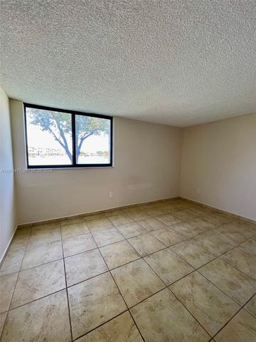 10290 NW 9th St Circle 113, Miami, FL 33172