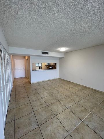 10290 NW 9th St Circle 113, Miami, FL 33172