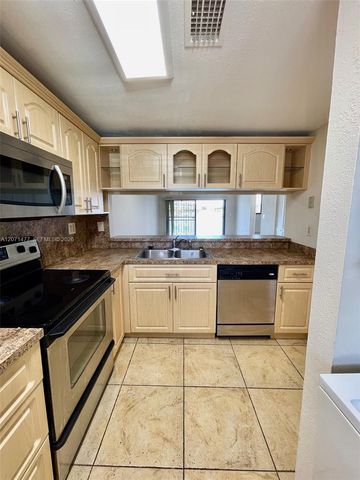 10290 NW 9th St Circle 113, Miami, FL 33172