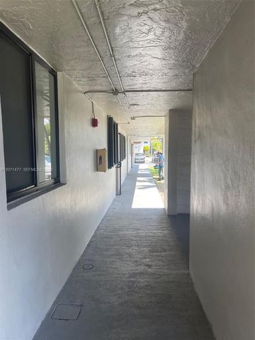10290 NW 9th St Circle 113, Miami, FL 33172