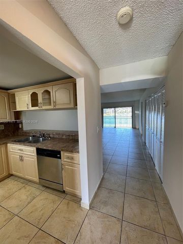 10290 NW 9th St Circle 113, Miami, FL 33172