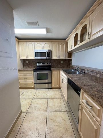 10290 NW 9th St Circle 113, Miami, FL 33172