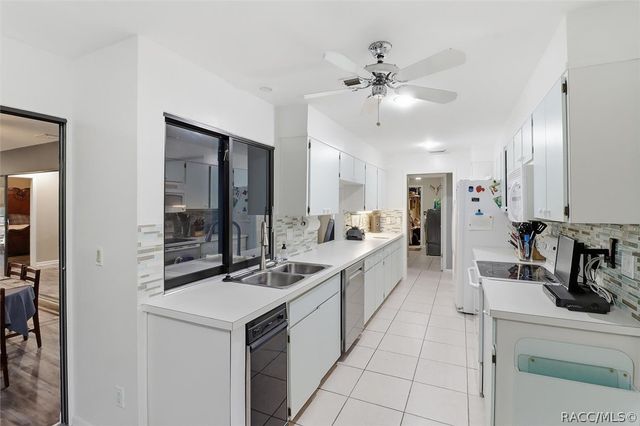 59 Cypress Boulevard W, Homosassa, FL 34446