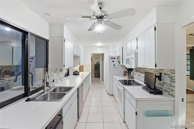 59 Cypress Boulevard W, Homosassa, FL 34446