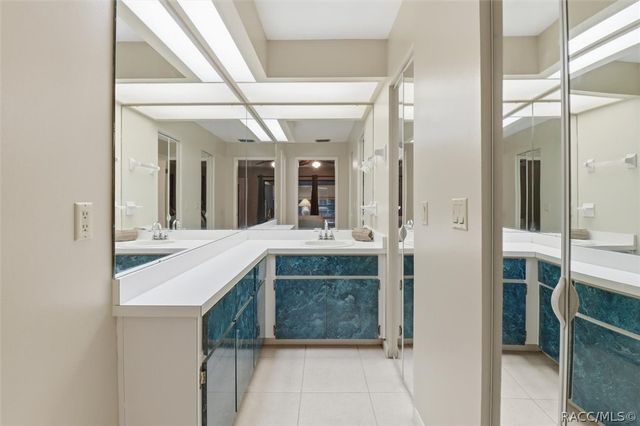 59 Cypress Boulevard W, Homosassa, FL 34446