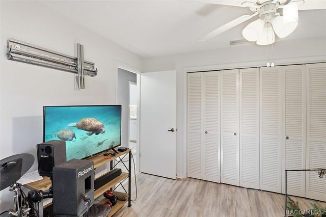 59 Cypress Boulevard W, Homosassa, FL 34446