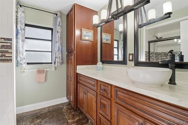 59 Cypress Boulevard W, Homosassa, FL 34446