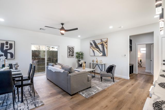 2105 New York Avenue SW, Albuquerque, NM 87104