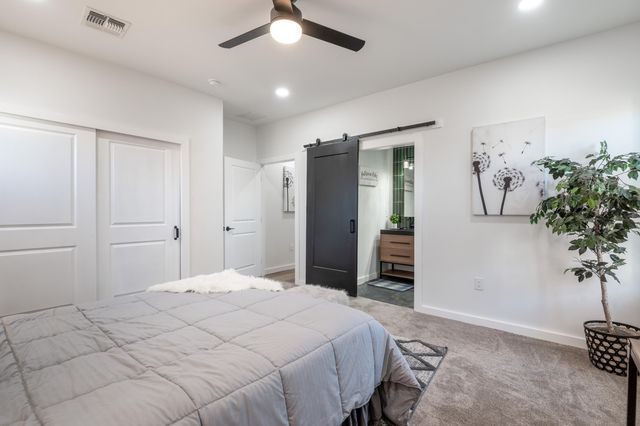 2105 New York Avenue SW, Albuquerque, NM 87104