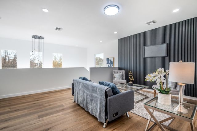 2105 New York Avenue SW, Albuquerque, NM 87104