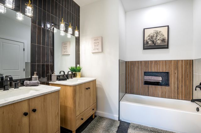 2105 New York Avenue SW, Albuquerque, NM 87104