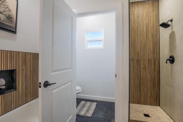 2105 New York Avenue SW, Albuquerque, NM 87104