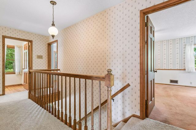 3931 Huntingdon Drive, Hopkins, MN 55305