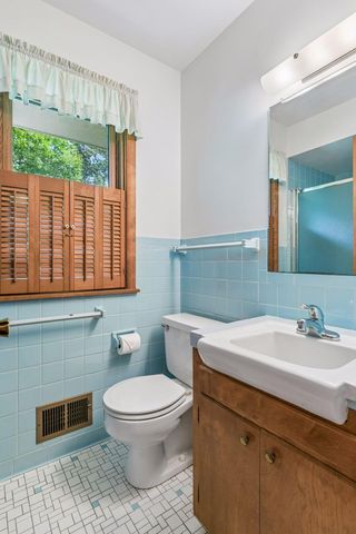 3931 Huntingdon Drive, Hopkins, MN 55305
