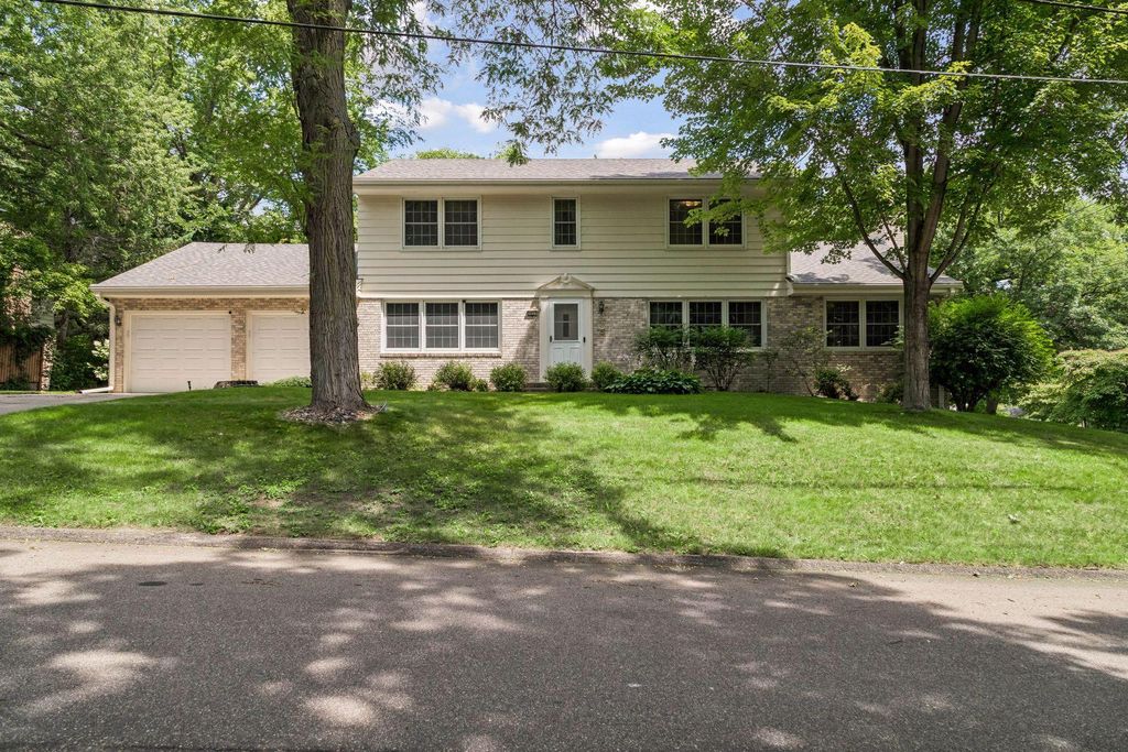 3931 Huntingdon Drive, Hopkins, MN 55305 — photo 2