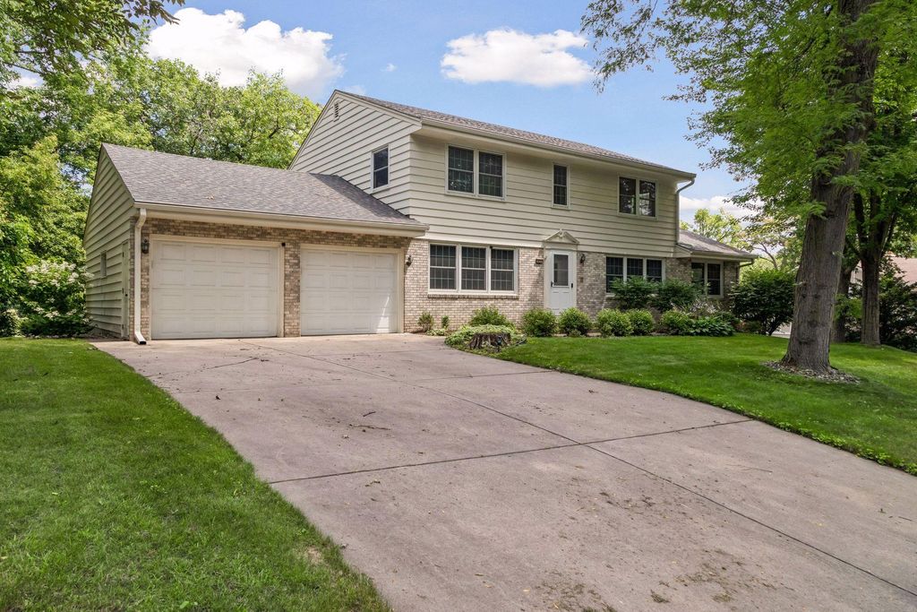 3931 Huntingdon Drive, Hopkins, MN 55305 — photo 3