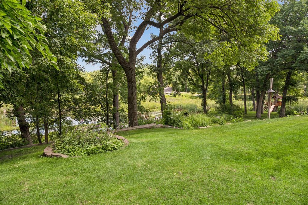 3931 Huntingdon Drive, Hopkins, MN 55305 — photo 5