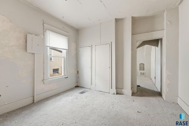 719 S 2nd Ave Avenue, Sioux Falls, SD 57104