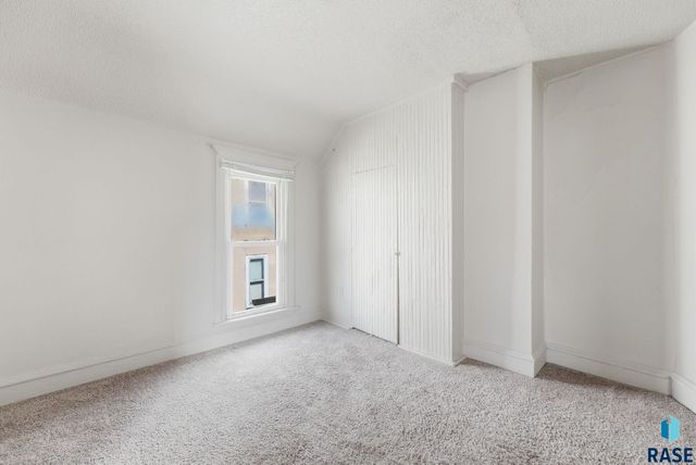 719 S 2nd Ave Avenue, Sioux Falls, SD 57104