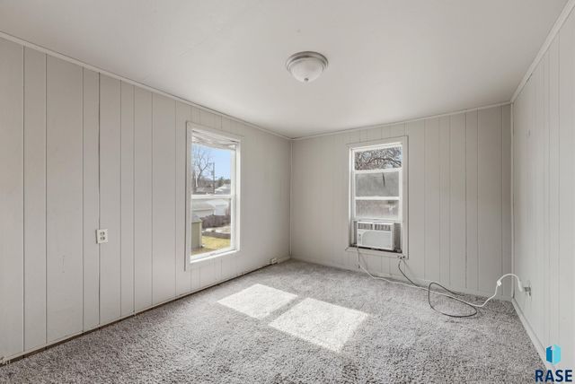 719 S 2nd Ave Avenue, Sioux Falls, SD 57104