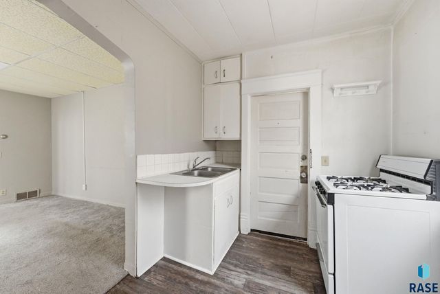 719 S 2nd Ave Avenue, Sioux Falls, SD 57104