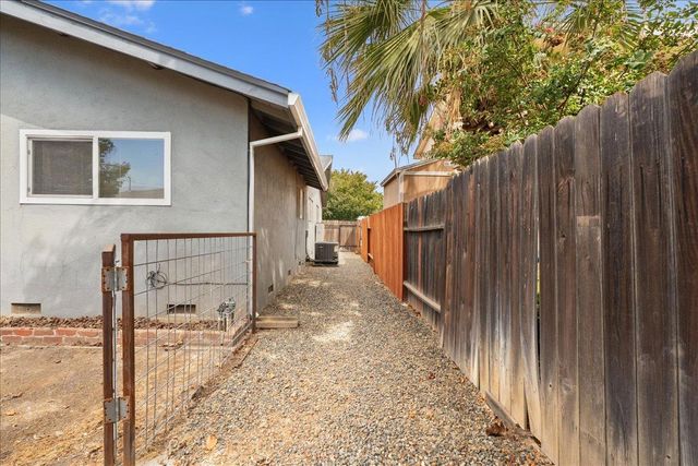 904 E 22nd St, Marysville, CA 95901