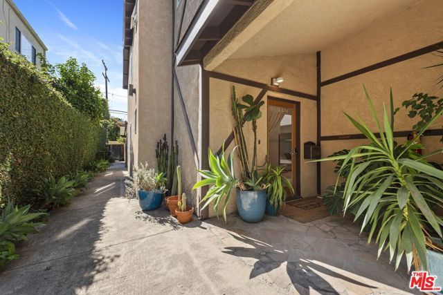 1508 Harvard Street B, Santa Monica, CA 90404