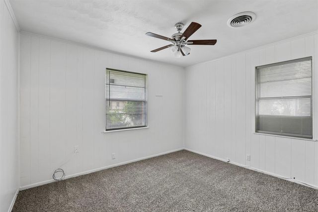 711 N Carroll Boulevard, Denton, TX 76201