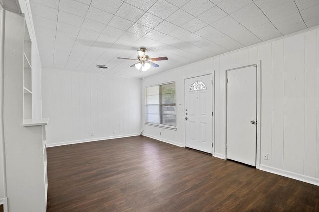 711 N Carroll Boulevard, Denton, TX 76201