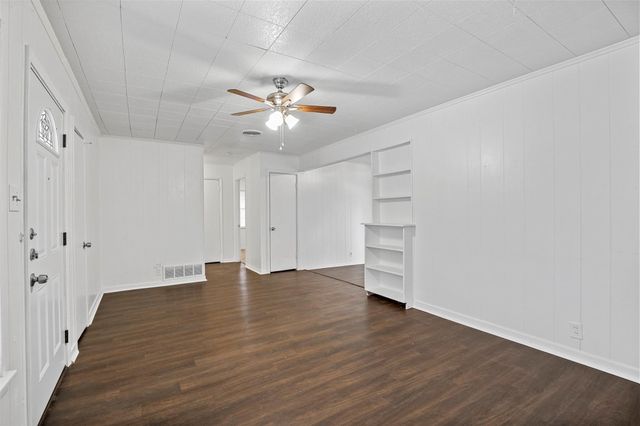 711 N Carroll Boulevard, Denton, TX 76201