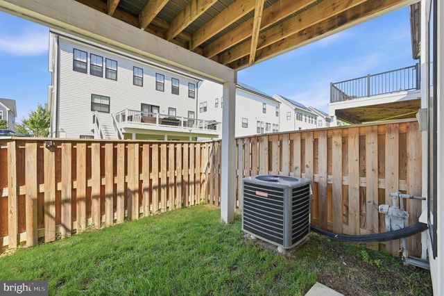 25433 HARTLAND ORCHARD TER, Chantilly, VA 20152