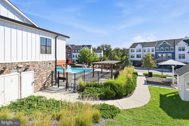 25433 HARTLAND ORCHARD TER, Chantilly, VA 20152