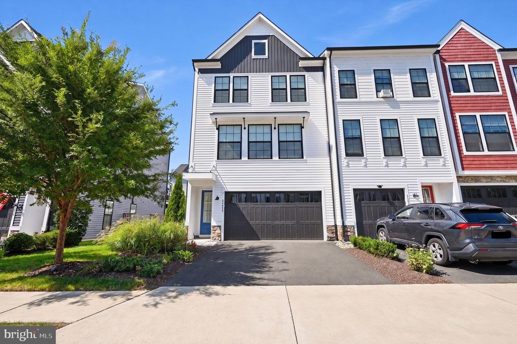 25433 HARTLAND ORCHARD TER, Chantilly, VA 20152
