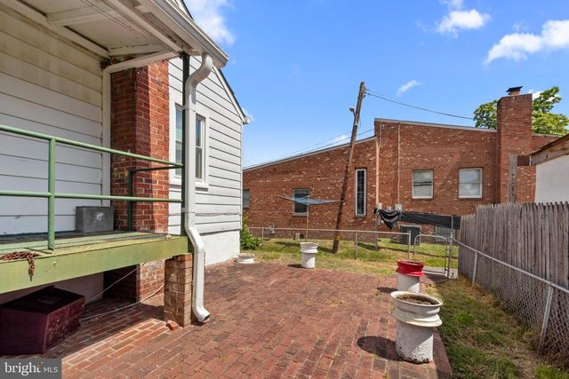 5515 JAY ST NE, Washington, DC 20019