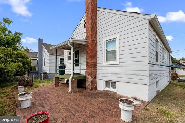 5515 JAY ST NE, Washington, DC 20019