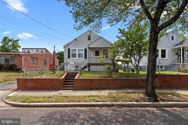 5515 JAY ST NE, Washington, DC 20019