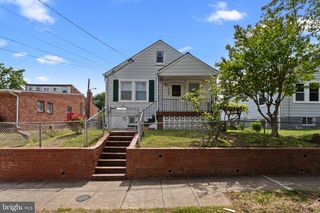 5515 JAY ST NE, Washington, DC 20019