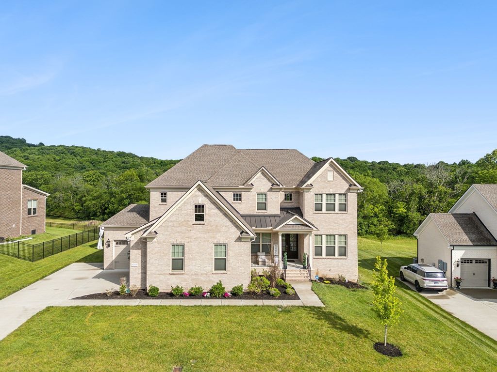3208 Chase Point Dr, Franklin, TN 37067