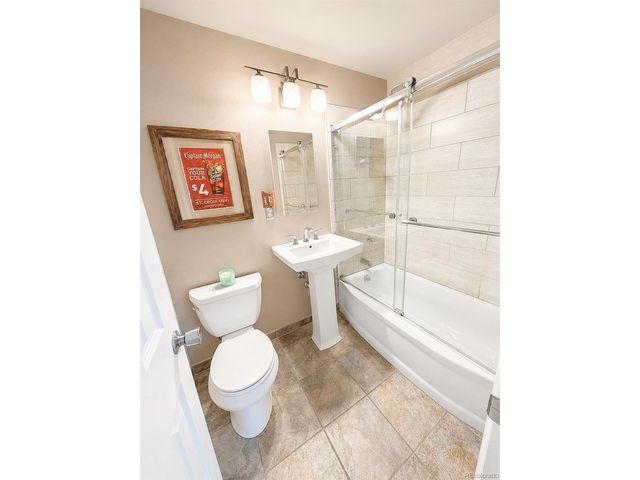5416 S Lakeview St, Littleton, CO 80120