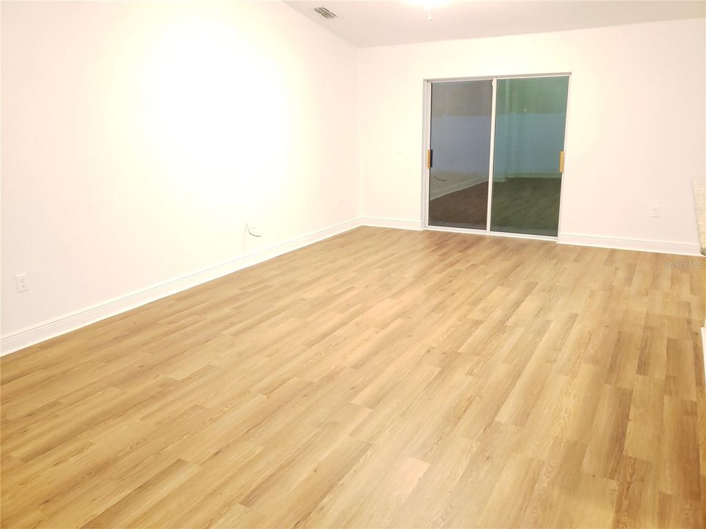 Image 15 of property listing at 100 SWEET PEA COURT, Poinciana, FL 34759