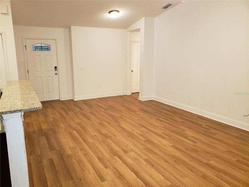 Image 18 of property listing at 100 SWEET PEA COURT, Poinciana, FL 34759