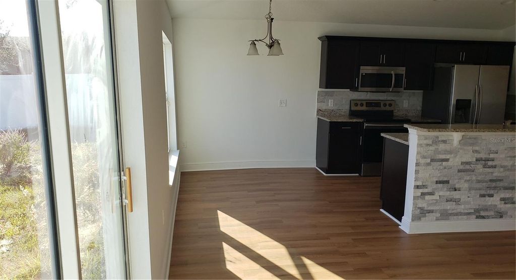 Image 8 of property listing at 100 SWEET PEA COURT, Poinciana, FL 34759